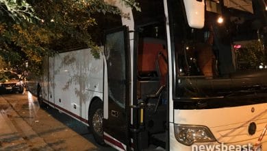 Οδηγός ΙΧ πυροβόλησε λεωφορείο έξω από κεντρικό ξενοδοχείο της Αθήνας